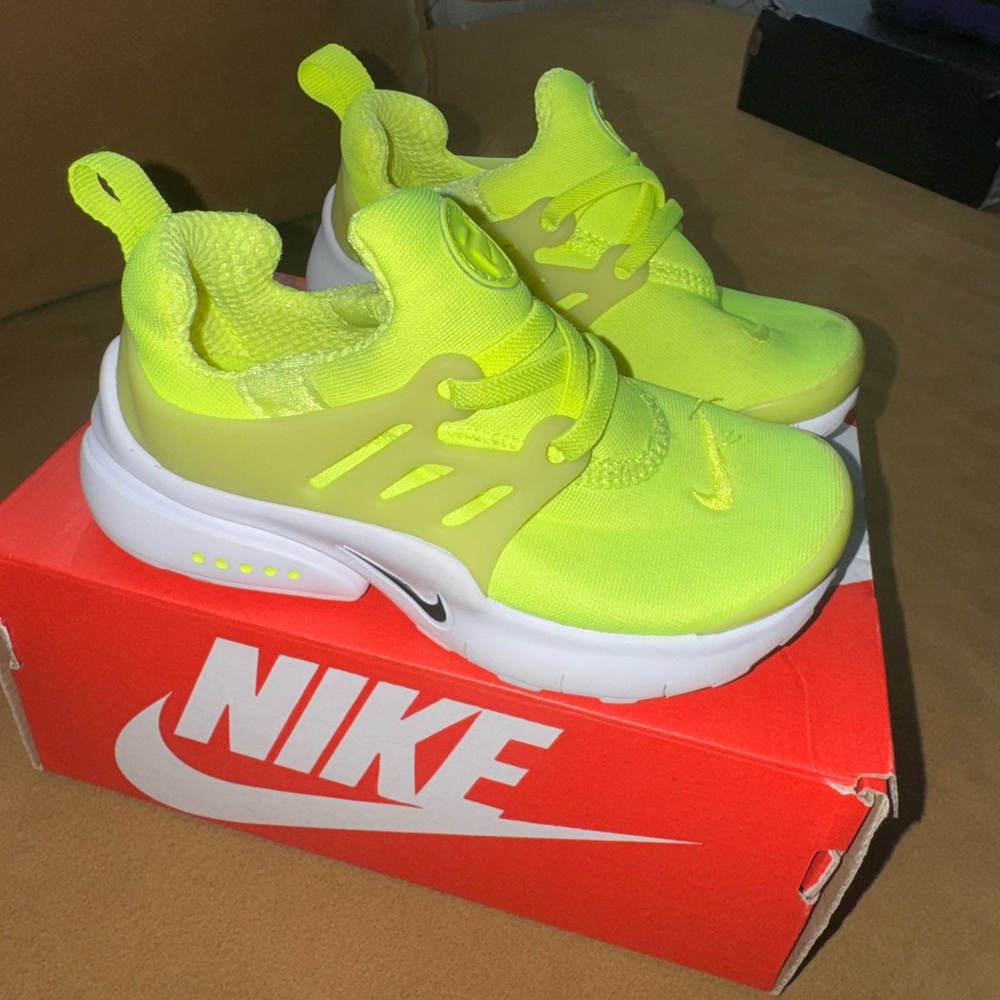 Nike presto volt & white. Size 10 C. Excellent used condition